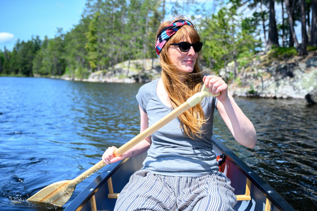 femme canoe
